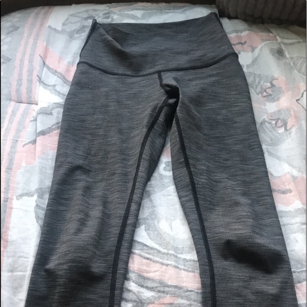 lululemon leggings. barely worn!!!